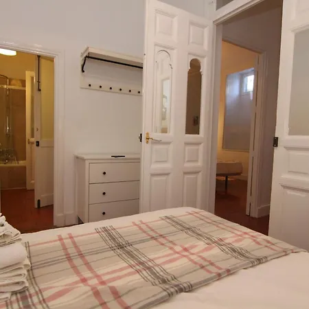 Apartamentos Madrid Retiro-3